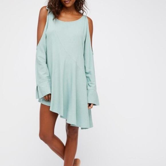 Free People Clear Skies Tunic Mint Green Bell Sleeves Cold Shoulders NWT Size S - Picture 1 of 8